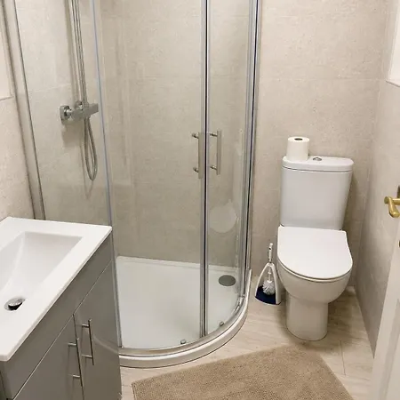 Apartment Large 6-bed Townhouse In Centre *