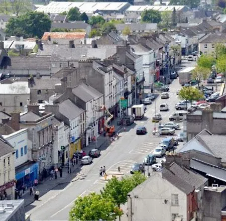 Large 6-bed Townhouse In Centre * Thurles