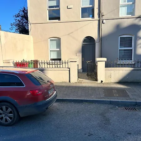 Large 6-bed Townhouse In Centre * Thurles